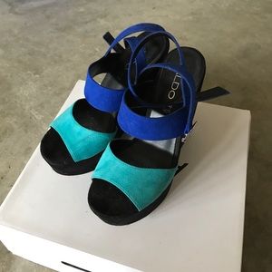 Aldo black and blue wedges